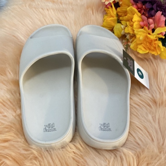 Slide Shoes Sz 9-10 Robbie Women’s Off White In Color Marked Sz 9 NEW! - Picture 2 of 4